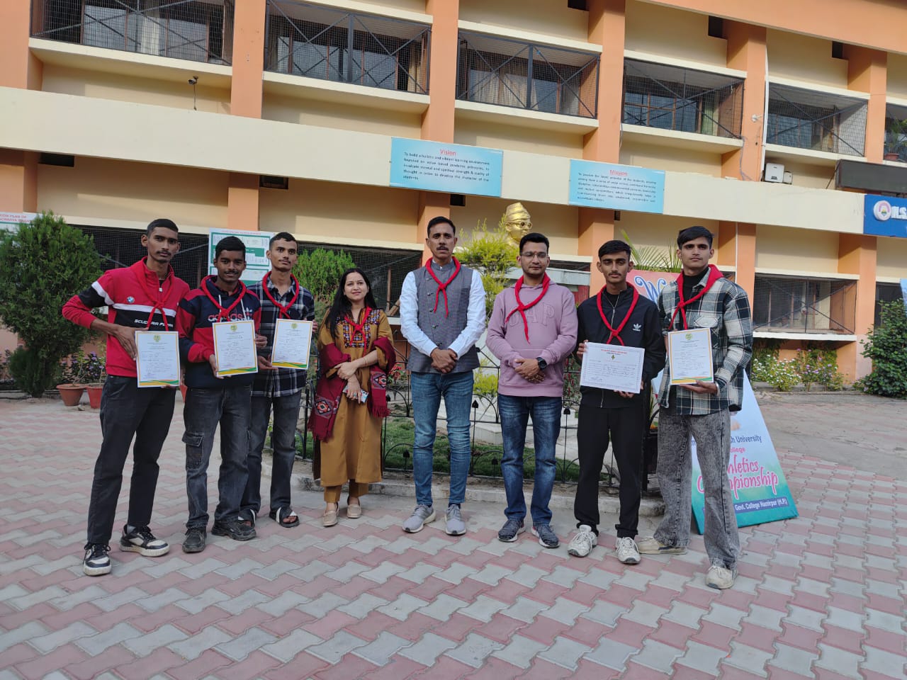 Rovers with Nipun certificates.